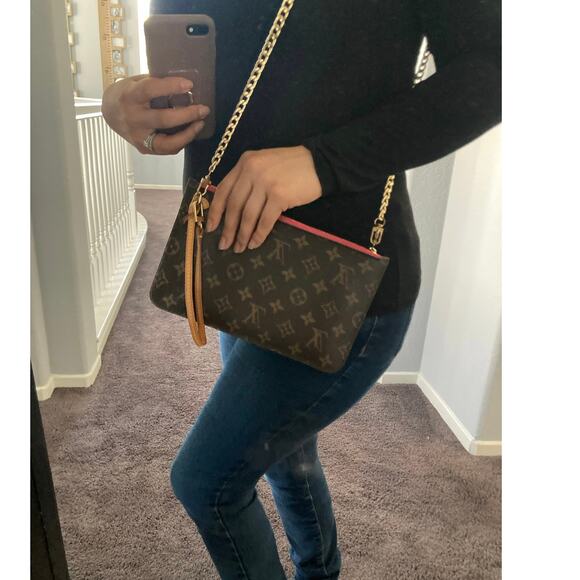 Louis Vuitton Handbags - Louis Vuitton Neverfull GM/MM Monogram Pink Interior Pouch GI1115
